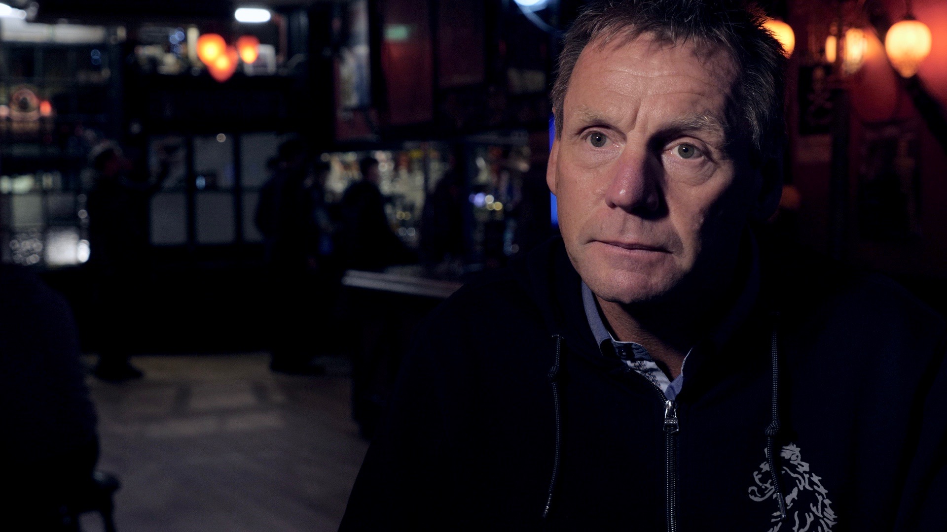 STUART STELRING - RESISTNACE 77- STUART PEARCE Stuart Sterling, cameraman, Stuart Pearce, England Football, videographer